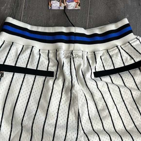 Mitchell n ness shorts Large - Picture 5 of 5